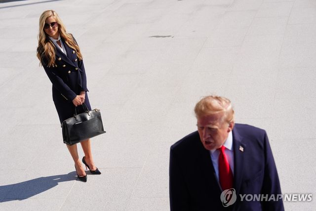 재커라이어 백악관 대변인