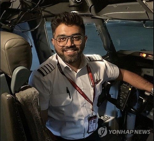 플라이두바이 여객기 추락을 막은 인도 국적의 스미트 마차르 기장