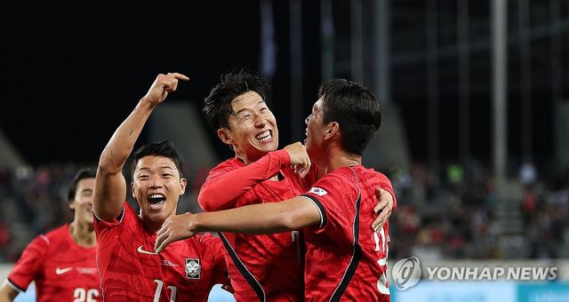 손흥민 '내가 더 기뻐!'