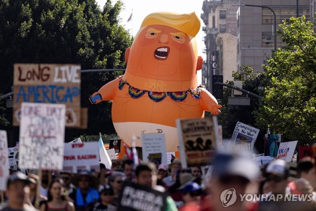 로스앤젤레스에서 열린 노 킹스 시위