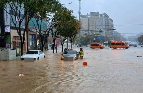 물에 잠긴 인천 마전동 완정사거리