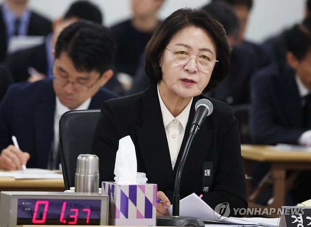답변하는 추미애 경기도지사