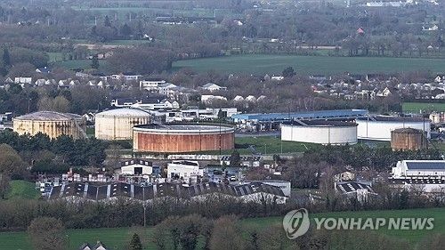 프랑스 서부에 있는 원유 저장고
