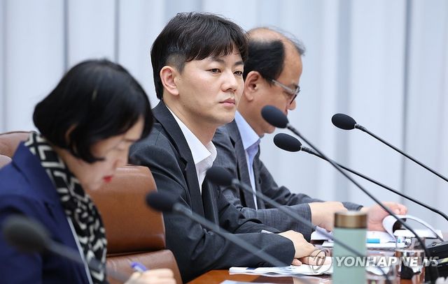 간담회 참석한 김태원 청년미래비서관
