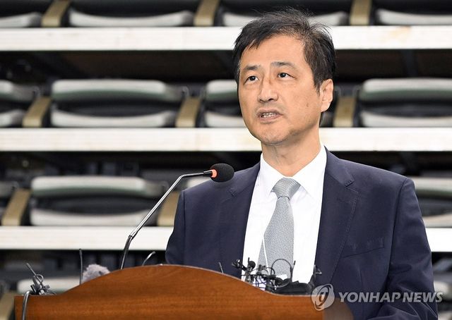 기자회견 하는 이태한 선거관리위원회 특별검사