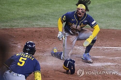 득점에 성공한 윌리엄 콘트레라스