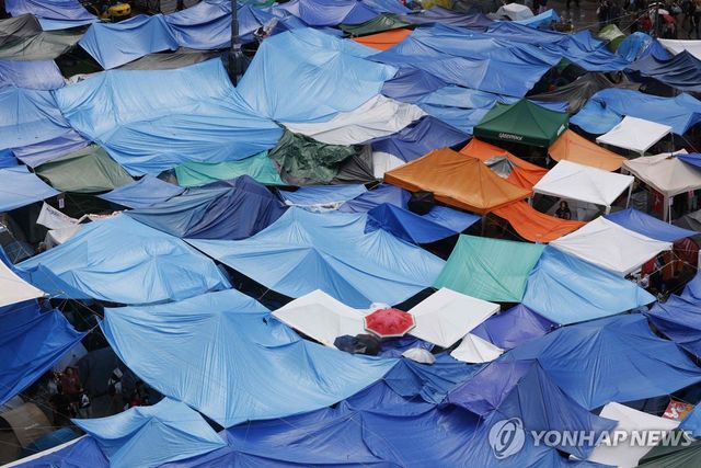 푸에르타델솔 광장 노숙 농성