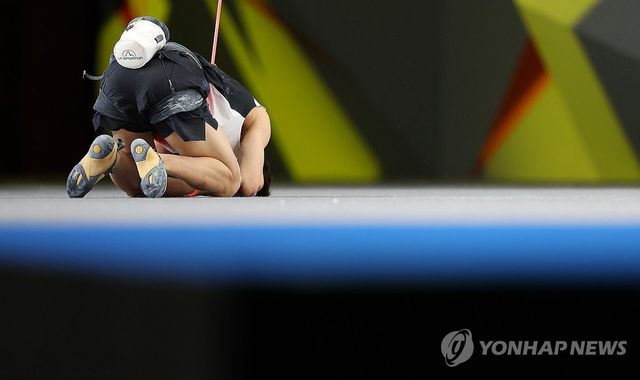 아쉬움 삼키는 이도현
