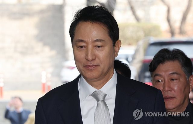 법원 출석하는 오세훈 서울시장