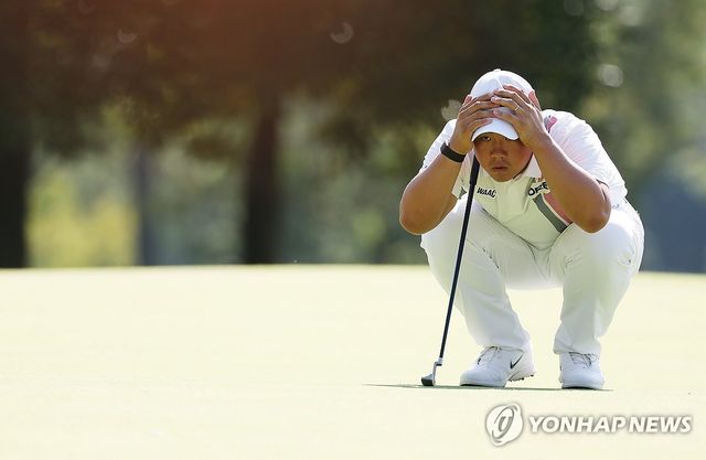 김주형, 신중한 퍼팅 준비