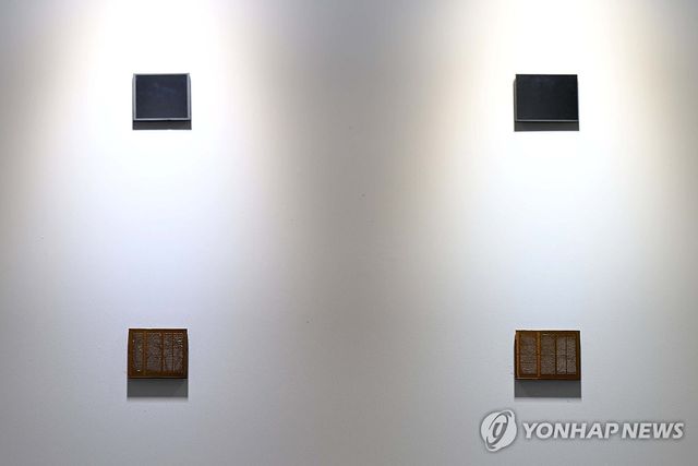전시된 삼성전자 HBM4와 HBM4E 메모리