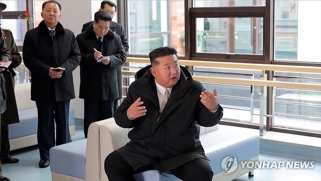 김정은, 남포시 룡강군병원·지방공업공장 준공식 참석