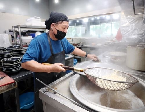 인천서 '짜장면 2천원' 중식당 운영하는 김상태씨