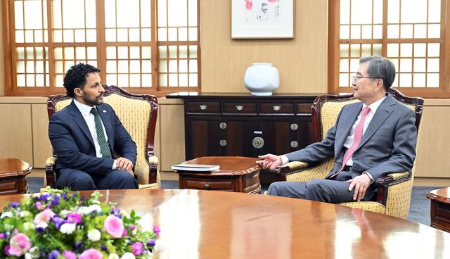 조현 외교부 장관과 국경없는의사회 국제회장