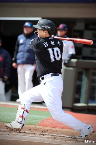 13일 롯데와 시범 경기에 출전한 kt 김현수