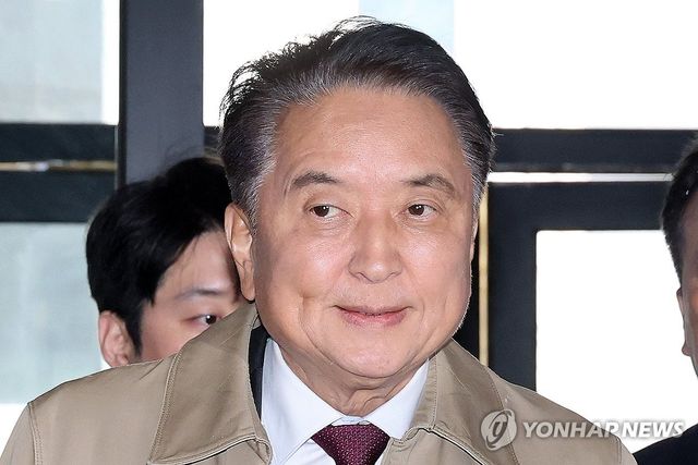 김영환, 현역 첫 컷오프…당사 항의 방문