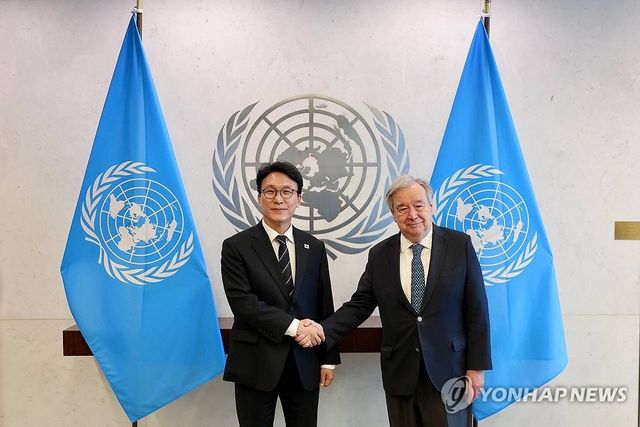 구테흐스 유엔 사무총장과 악수하는 김민석 총리