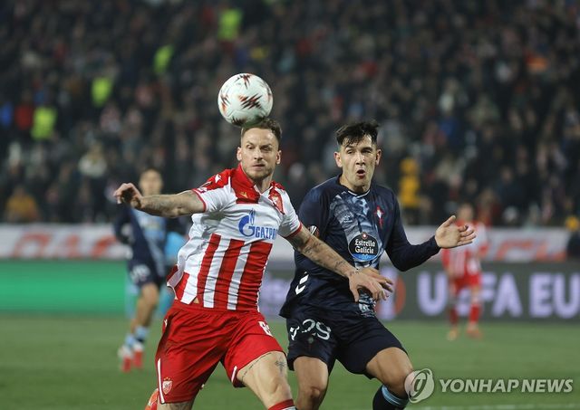 아르나우토비치(왼쪽)