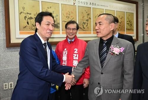 '김진태 vs 우상호'