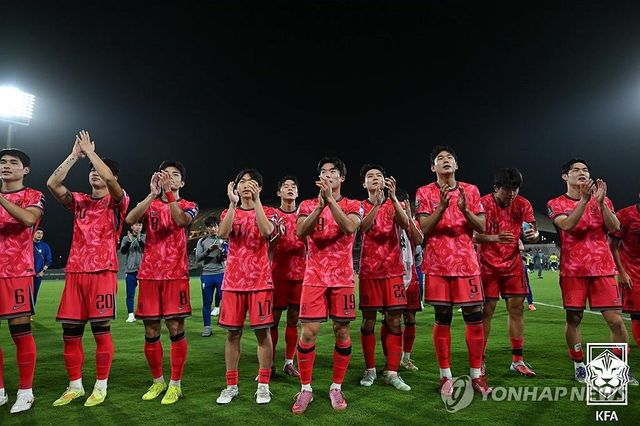 4강행 진출한 이민성호