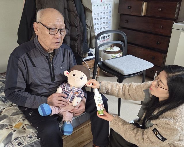 AI 돌봄인형 이용