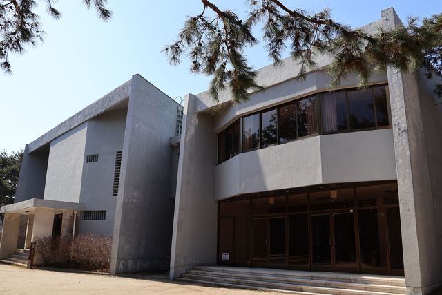 국가등록문화유산인 '서울 의릉 구(舊) 중앙정보부 강당' [촬영 김정선]