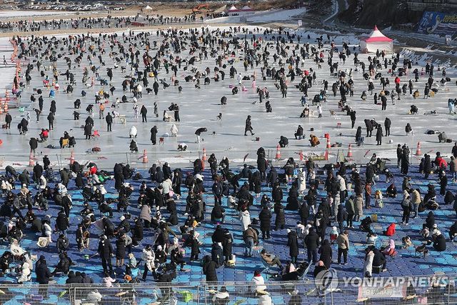 홍천강 꽁꽁축제 인파