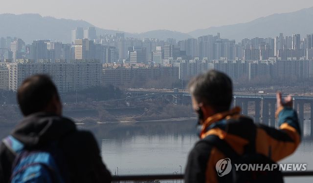 서울 한강변 아파트 모습