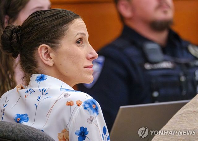 남편을 독살한 혐의로 기소된 쿠리 리친스