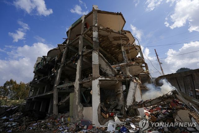 이스라엘 공습으로 파손된 레바논 남부의 건물