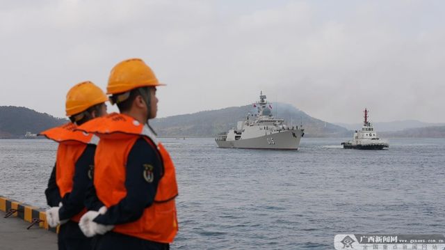 지난 16일 중국 팡청항 입항하는 베트남 해군 호위함