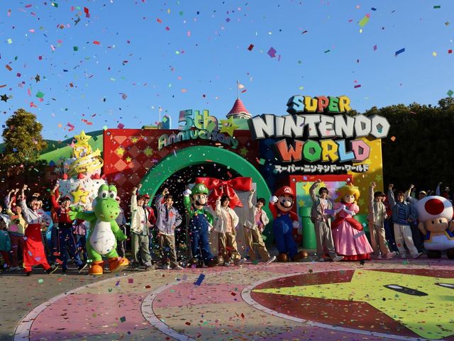 유니버설스튜디오재팬(USJ)의 '슈퍼 닌텐도 월드' 오픈 5주년 기념행사. 아이돌그룹 '나니와단시'가 특별 출연했다. [사진/권혁창 기자] 
