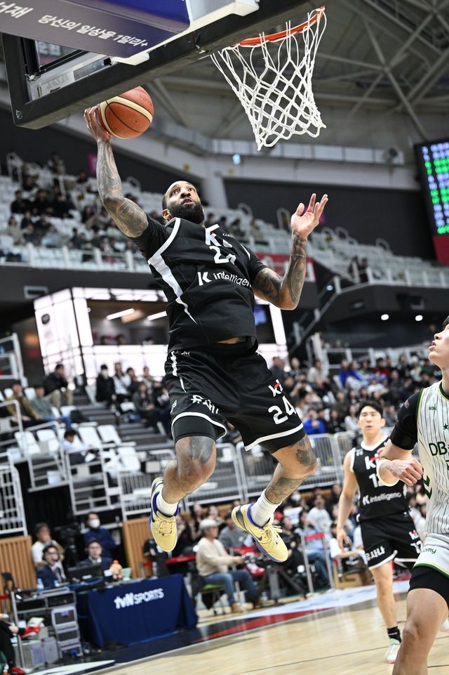 kt의 데릭 윌리엄스