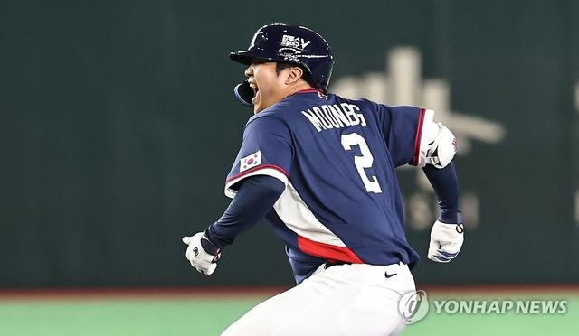 2타점 적시타 친 문보경 '승리하자!"