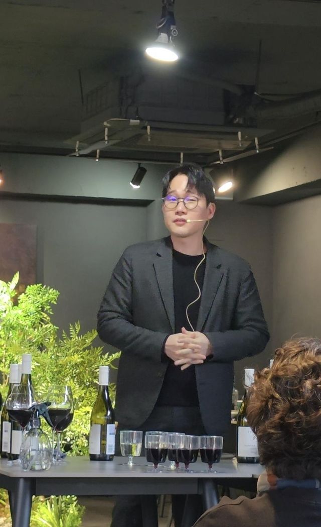 뉴사우스웨일스 와인에 관해 설명하는 조현철 소믈리에 [사진/성연재 기자] 