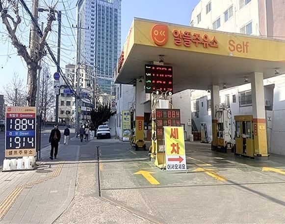 가격표시제를 정상운영하고 있는 관악구의 한 주유소