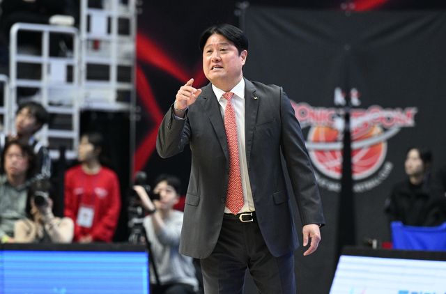 kt의 문경은 감독