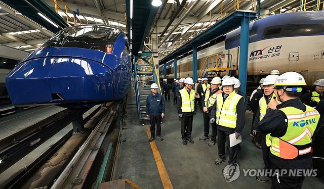 인천발 KTX 차량 등 점검하는 국회 국토교통위