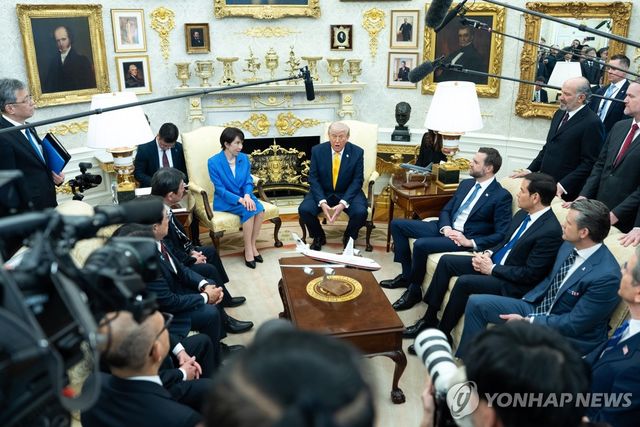 정상회담 갖는 미일 정상