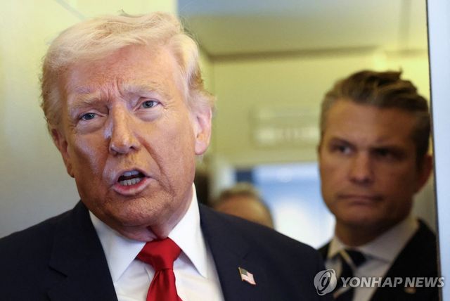 도널드 트럼프 미국 대통령과 피트 헤그세스 미국 국방부 장관 [로이터 연합뉴스 자료사진. 재판매 및 DB 금지]