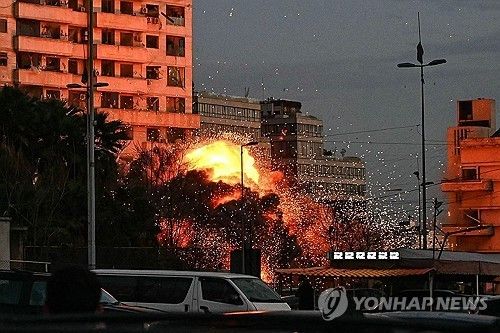 이스라엘군의 레바논 수도 베이루트 남부 폭격 순간