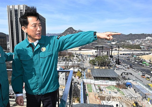 BTS 무대 현장 점검하는 오세훈 서울시장