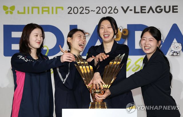 V리그 포스트시즌 미디어데이 여자부 선수 기념촬영