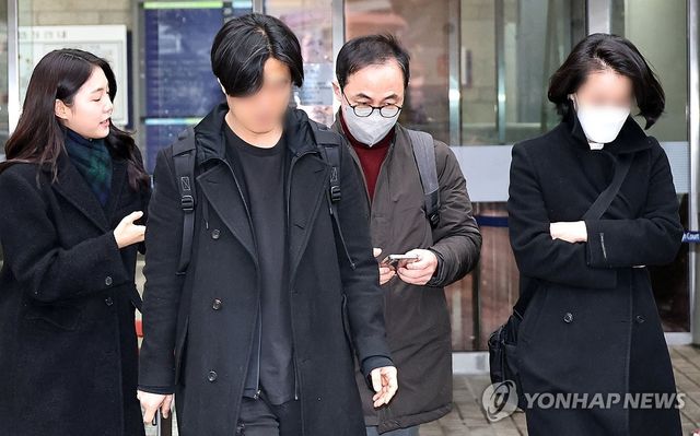 '관저 이전 특혜 의혹' 영장심사 마친 김오진 전 차관