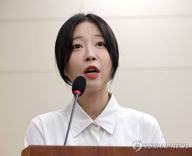 질의에 답하는 쯔양