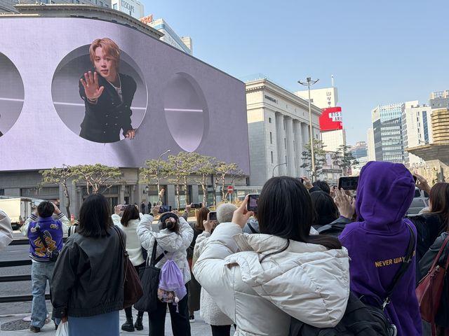 신세계백화점 본점 앞