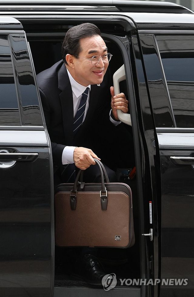 출근하는 박홍근 후보자