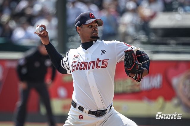 롯데 엘빈 로드리게스의 투구