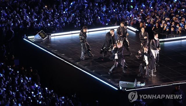 BTS, 광화문 무대에서