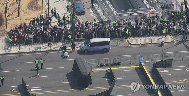 BTS 공연 기다리는 팬들